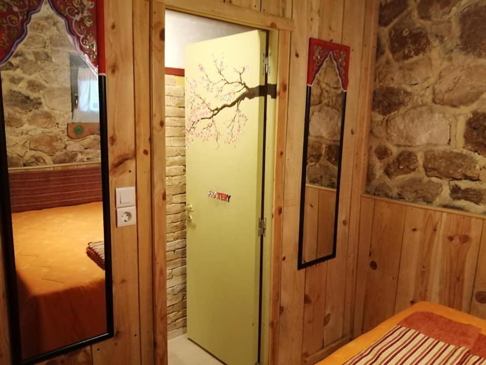 Yono'S Traditional House Ano Ravenia Exterior photo
