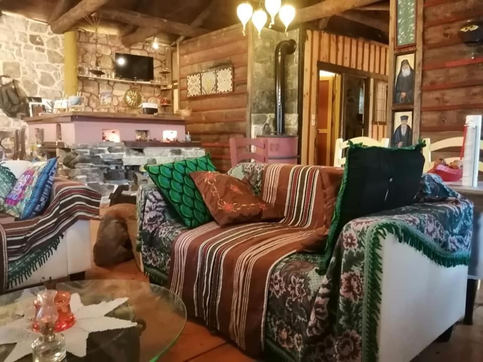 Yono'S Traditional House Ano Ravenia Exterior photo