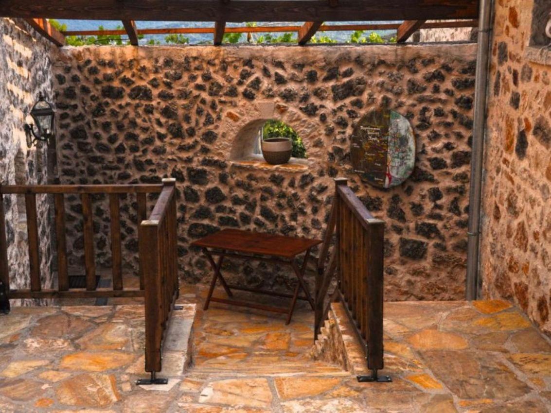 Yono'S Traditional House Ano Ravenia Exterior photo