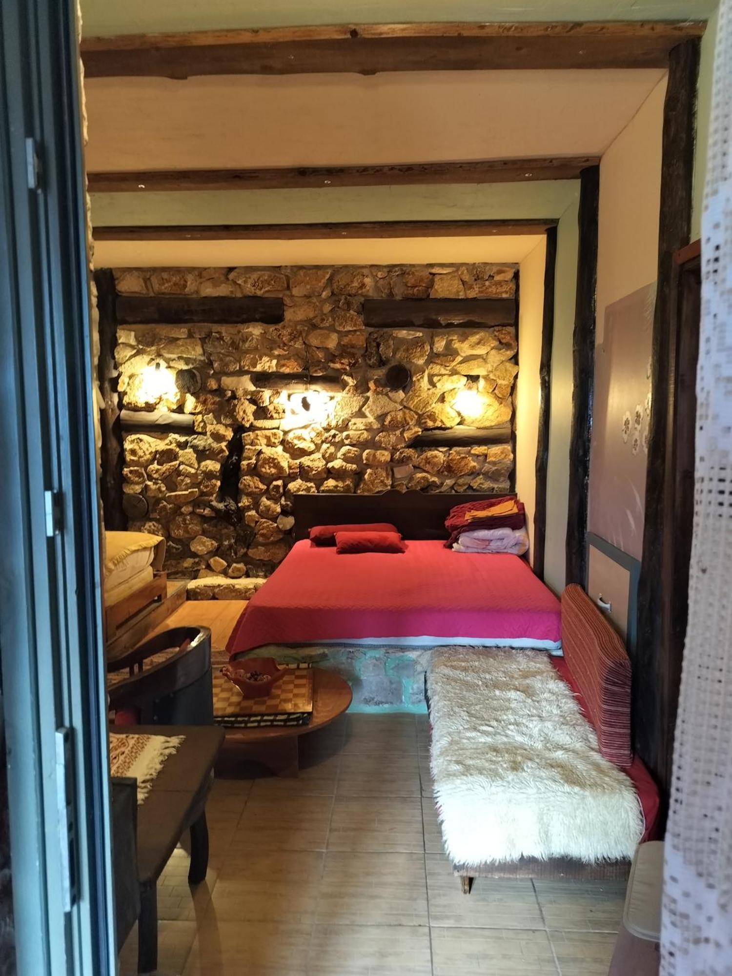 Yono'S Traditional House Ano Ravenia Room photo