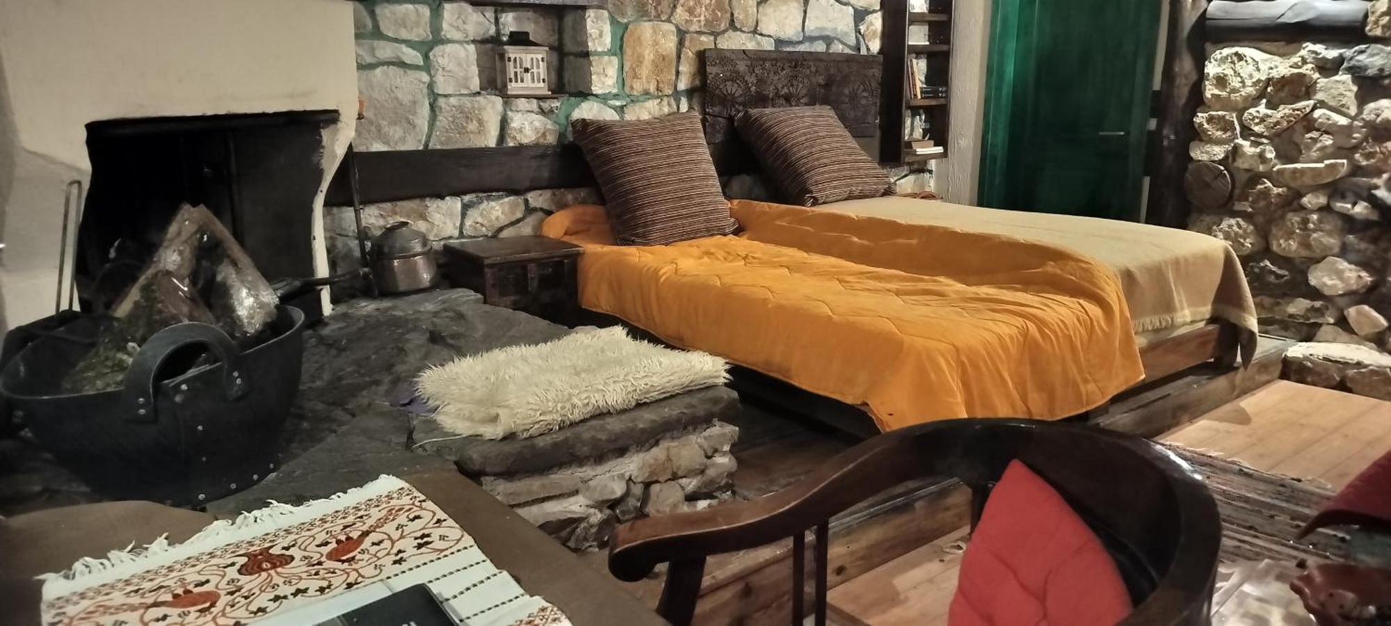 Yono'S Traditional House Ano Ravenia Exterior photo